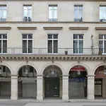La Villa Du Louvre